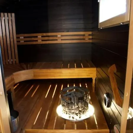 샬레 Marjaniemi - Rantasumppu 2 With Sauna & Air Conditioning 하일루오토