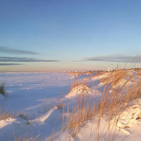 Marjaniemi - Rantasumppu 2 With Sauna & Air Conditioning