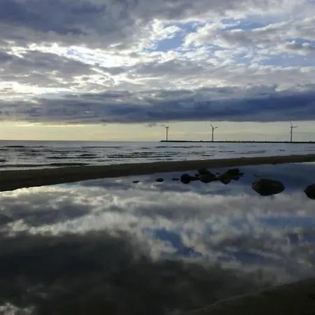 Marjaniemi - Rantasumppu 2 With Sauna & Air Conditioning