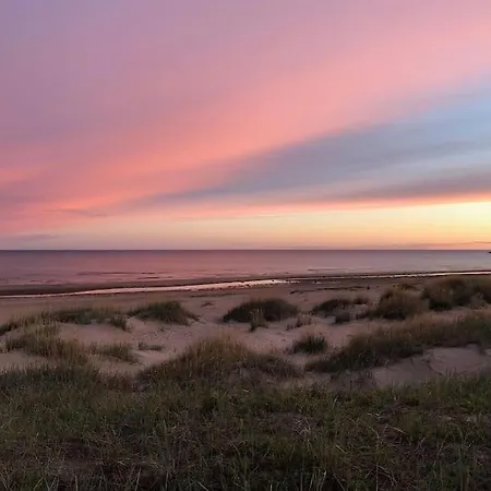 Marjaniemi - Rantasumppu 2 With Sauna & Air Conditioning *