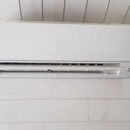 Marjaniemi - Rantasumppu 2 With Sauna & Air Conditioning 하일루오토