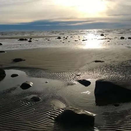 Marjaniemi - Rantasumppu 2 With Sauna & Air Conditioning 샬레 하일루오토